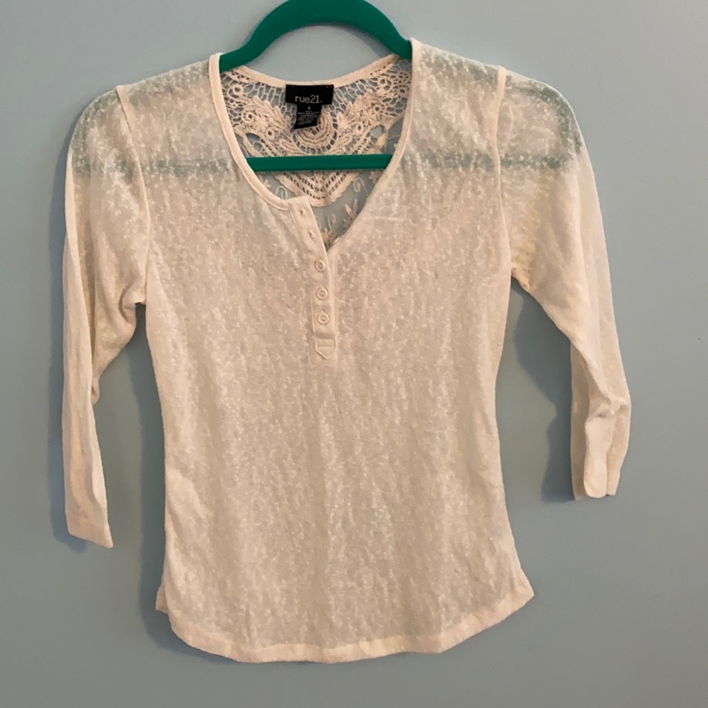Rue 21 off-white t-shirt